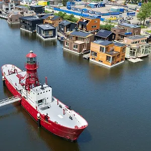 Botel Lightship, Amsterdam
